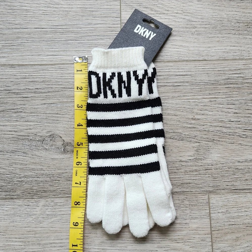 DKNY Striped Black and White Gloves Womens One Size Winter Cozy